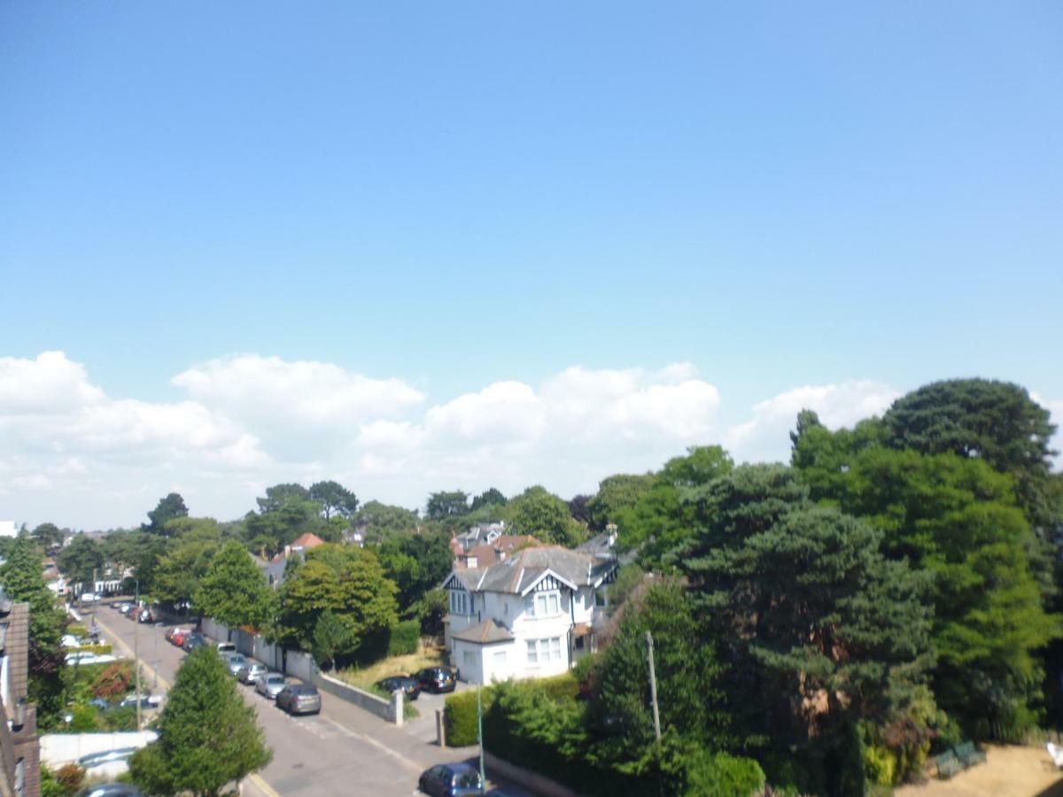 Close To Beach And Town Square Bournemouth Buitenkant foto